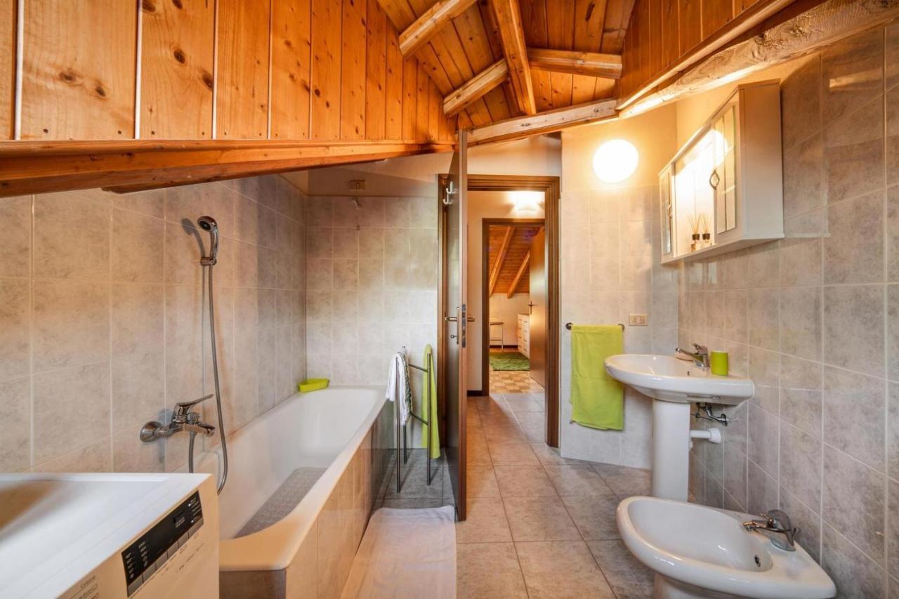 Apartment Mansarda Fra Monte E